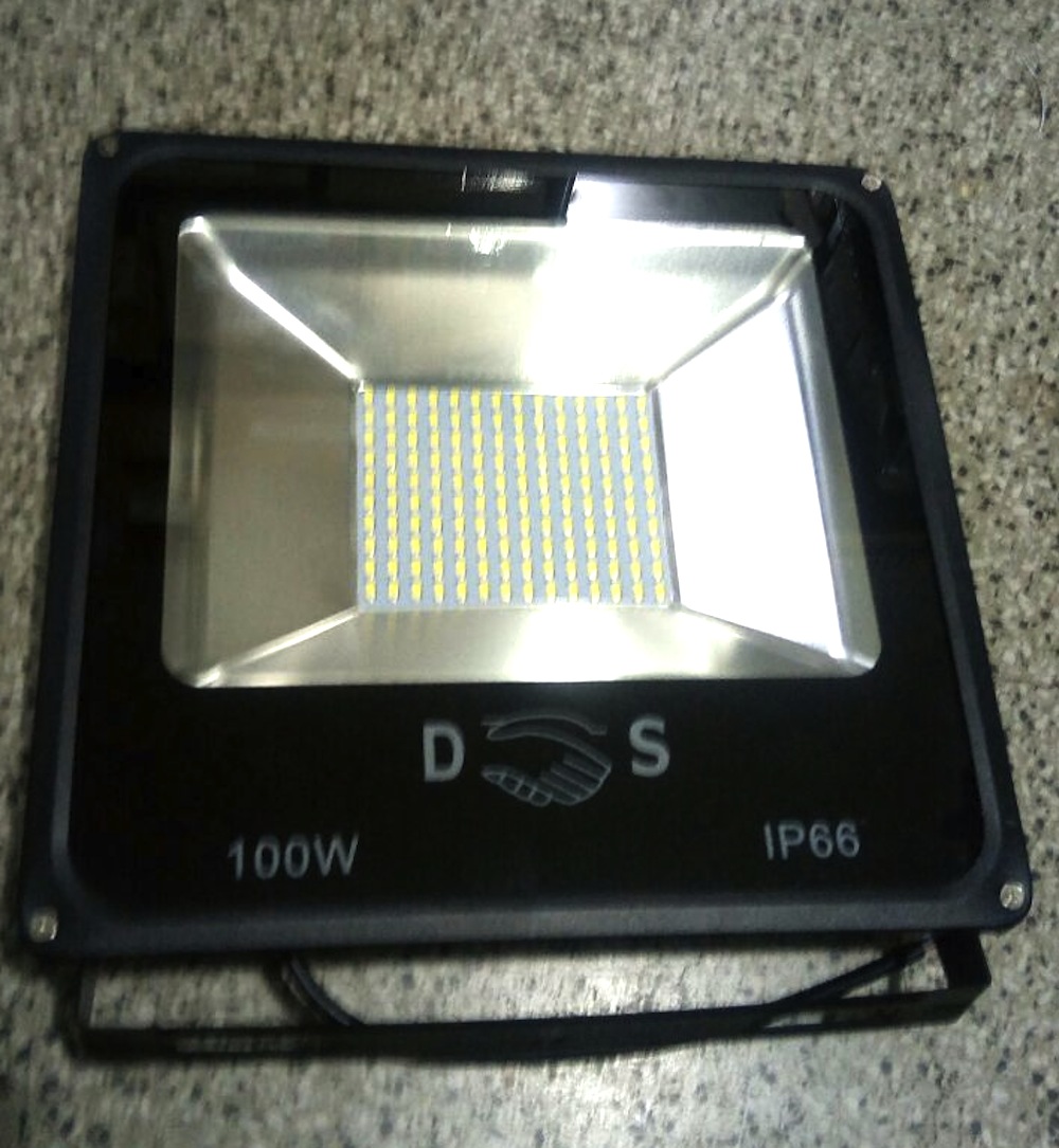 Refletor com 140 LEDs e 100 Watts (6500K)